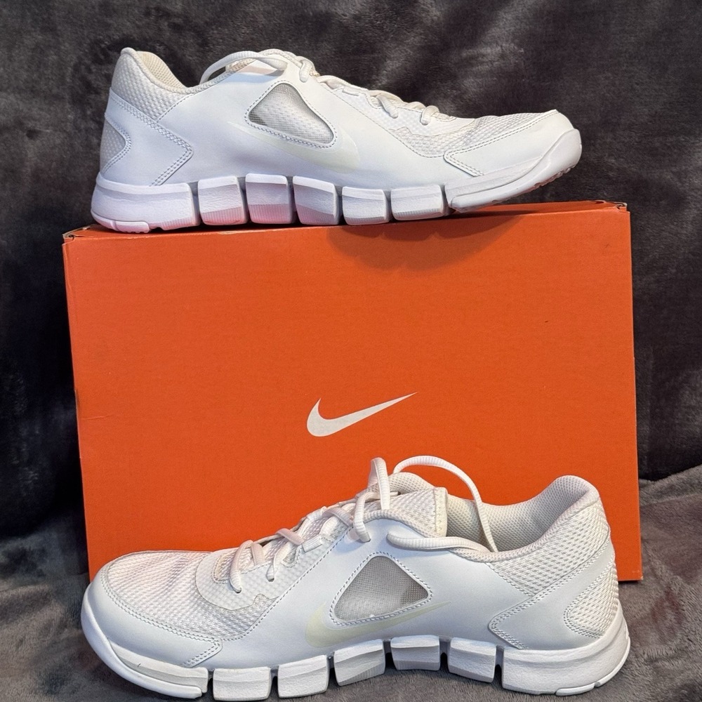 Nike Flex Show Tr2 Size 11 Men Triple White 61022 110 New In The Box MSRP $65